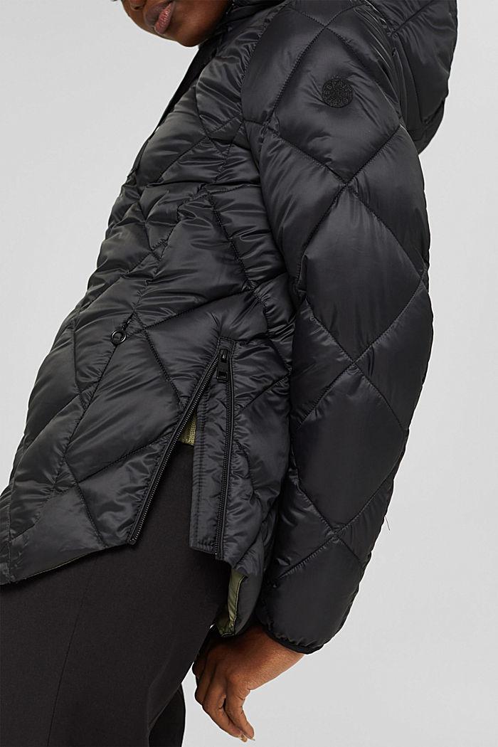 Gerecycled: gewatteerde jas met variabele capuchon, BLACK, detail image number 5