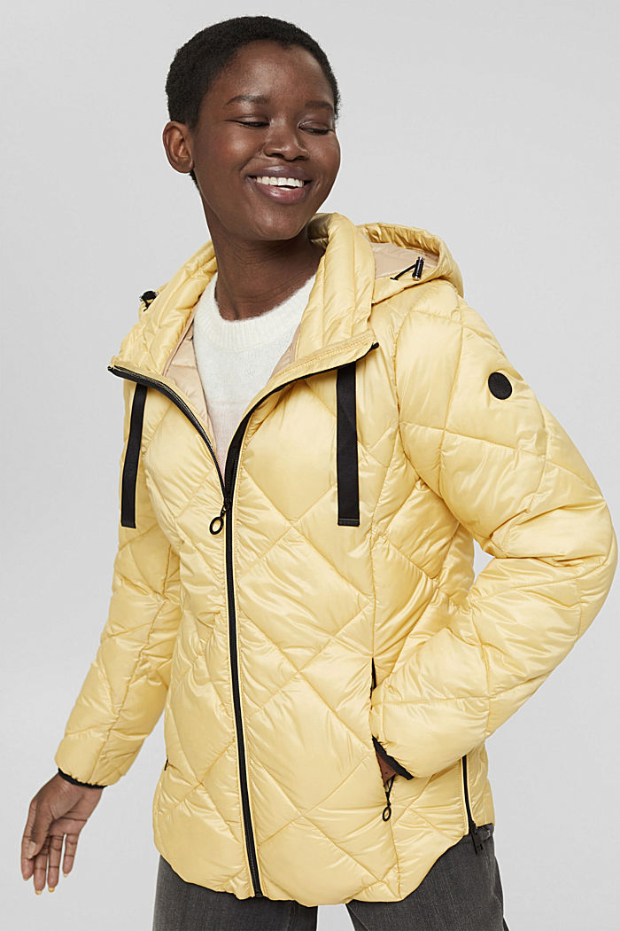 Recycled: Quilted jacket with an adjustable hood