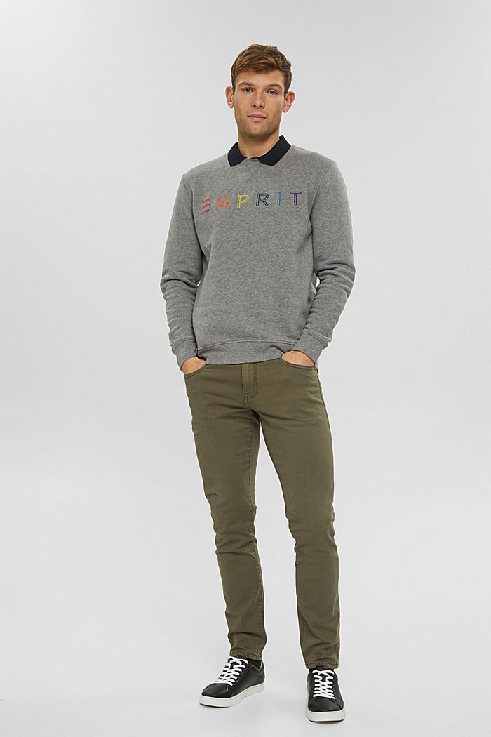 Gerecycled: sweatshirt met logoborduursel, MEDIUM GREY, overview