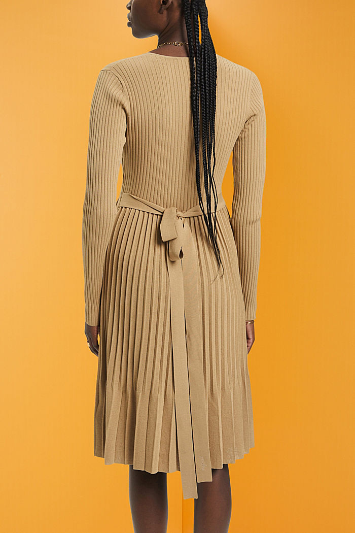 Pleated wrap dress with long-sleeves, KHAKI BEIGE, detail-asia image number 3