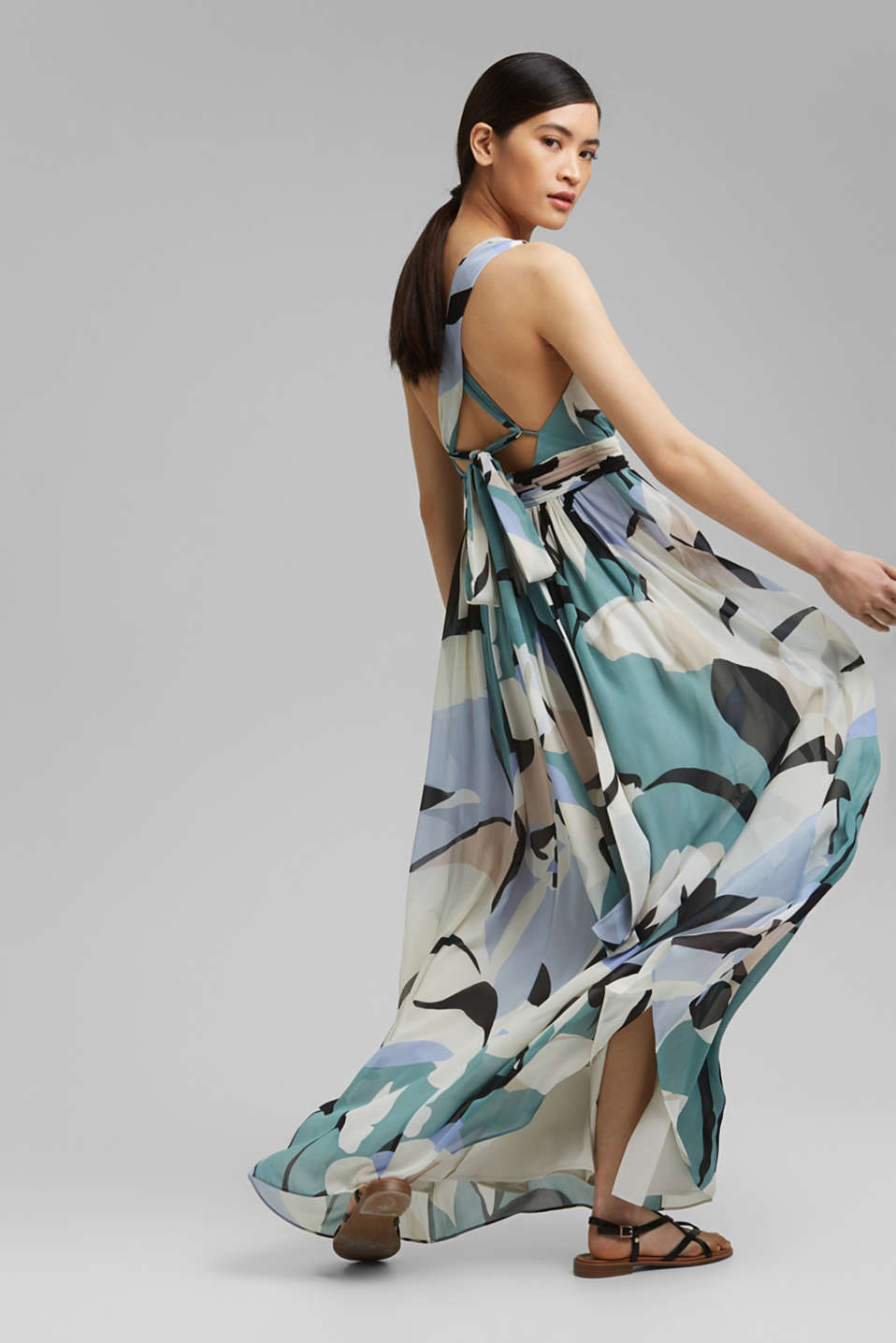 Esprit - En matière recyclée : la robe maxi longueur en mousseline à acheter sur la Boutique en ligne