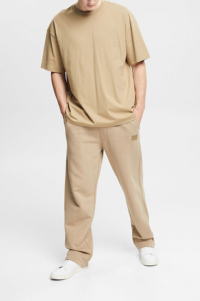 Made of recycled material: tracksuit bottoms with a wide leg, PALE KHAKI, detail-asia image number 4