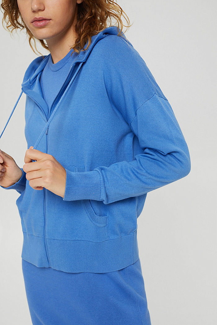 Fijngebreid vest met capuchon, 100% katoen, BRIGHT BLUE, detail image number 2