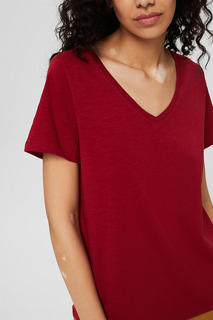 V-kauluksellinen T-paita, 100% luomupuuvillaa, DARK RED, detail image number 2