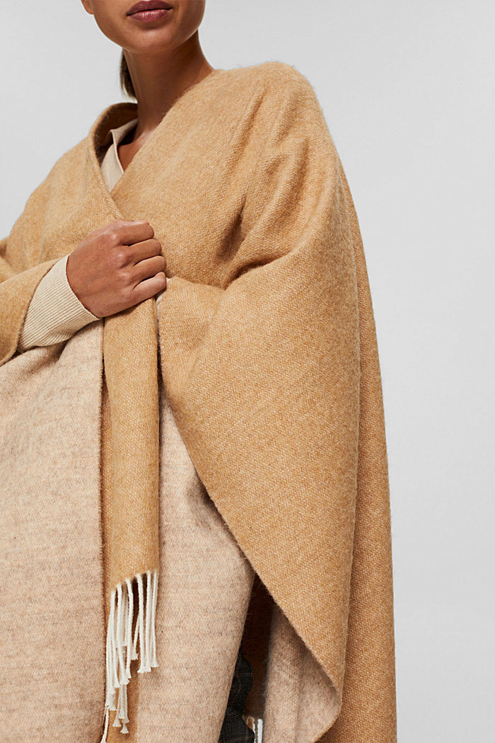 In materiale riciclato: poncho/mantella double face con frange, CARAMEL, detail image number 3