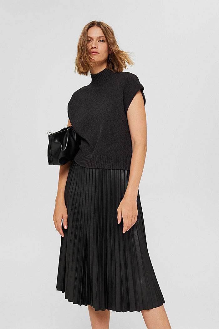 Midi skirt in pleated faux leather, BLACK, detail image number 5