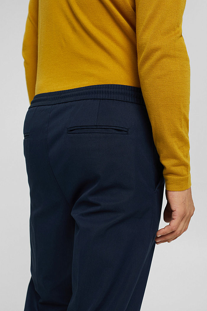 Chinos with an elasticated waistband made of blended organic cotton, NAVY, detail image number 5