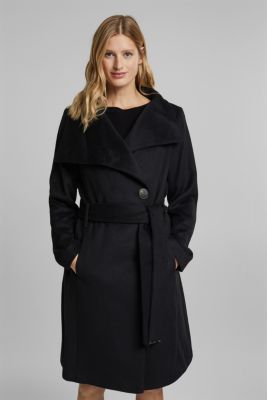 With wool: fitted coat with a belt