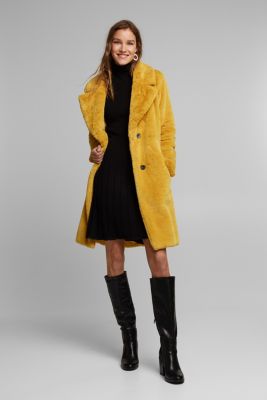 Faux fur coat with a lapel collar
