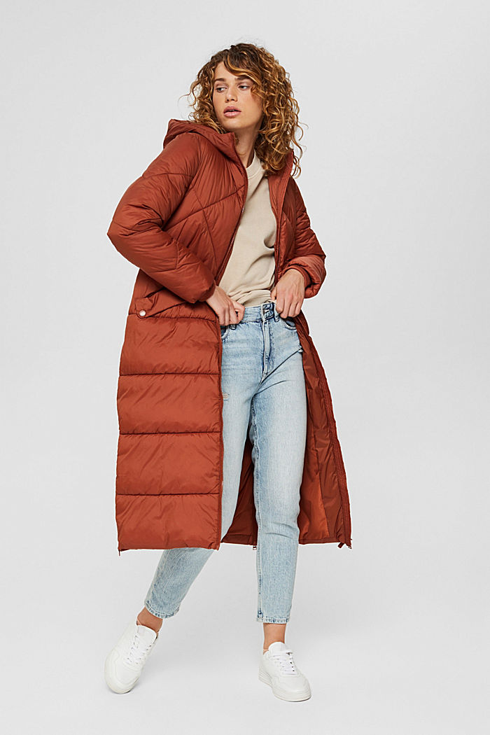 Reciclado: abrigo acolchado con capucha