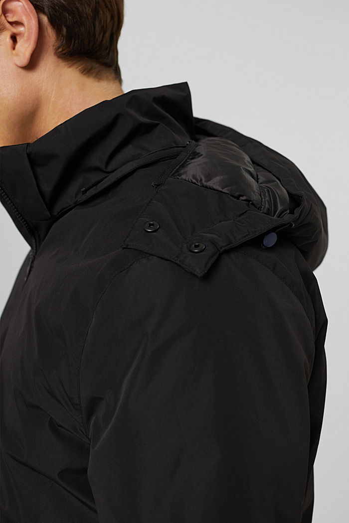 Gerecycled: gewatteerde jas met capuchon, BLACK, detail image number 2
