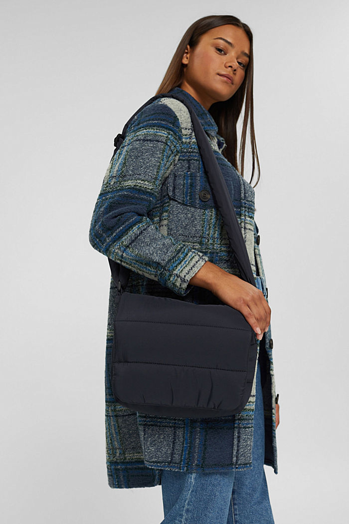 Quilted puffer bag made of recycled material, NAVY, detail image number 1