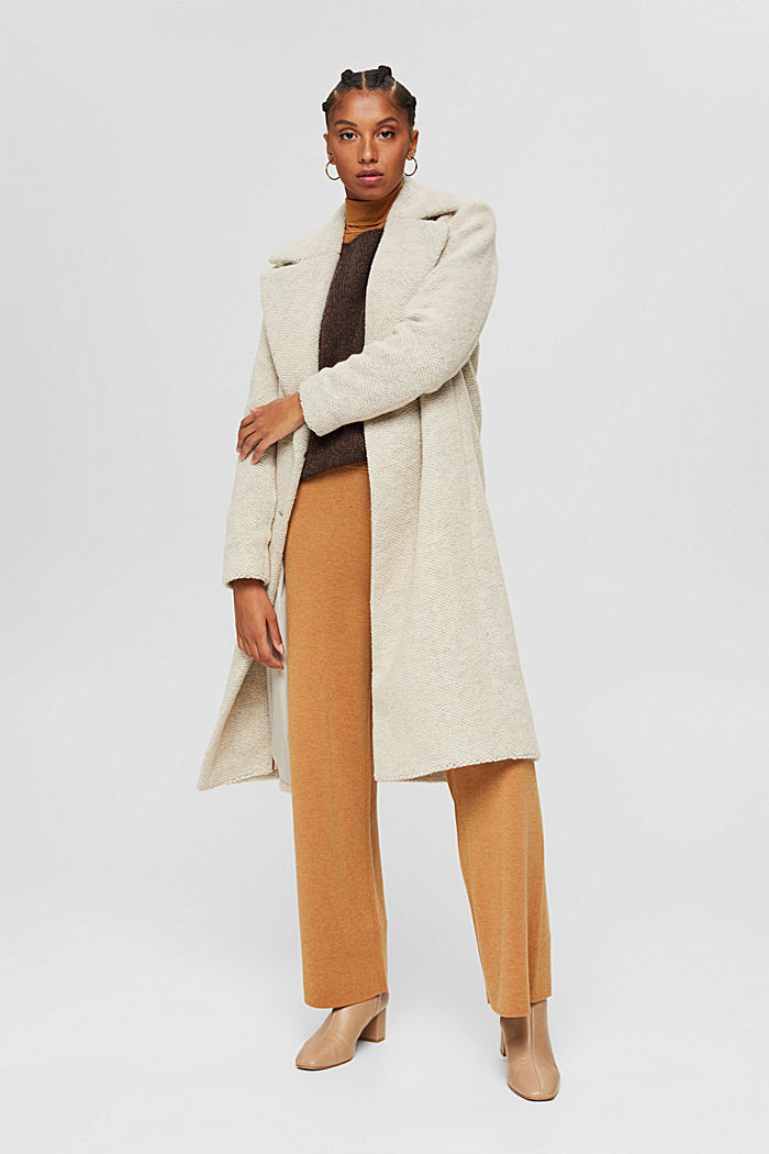 Wool blend: coat with a wide lapel collar