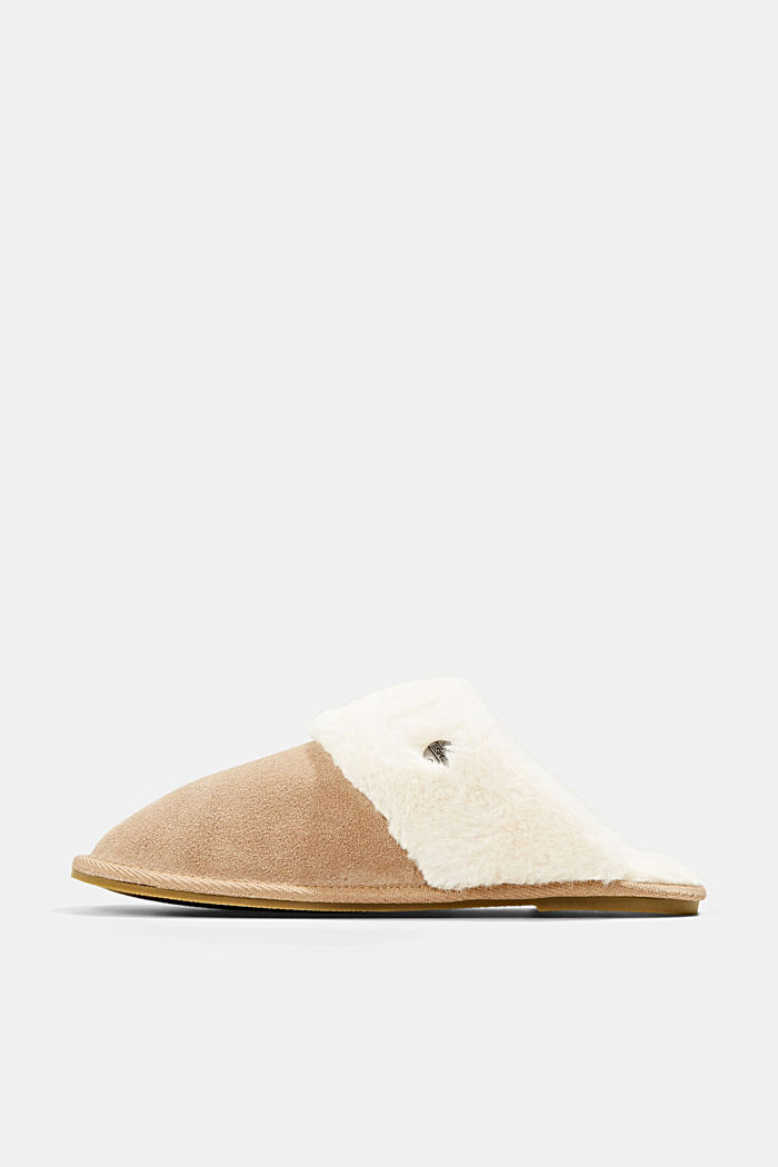 Leather mules with a plush insole