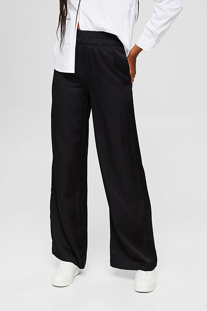 Flowing satin trousers with a wide leg