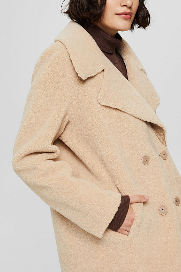 Con lana: abrigo con acabado de borreguillo, SAND, detail image number 2