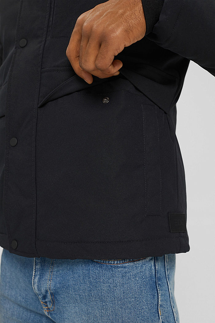 Reciclada: chaqueta acolchada con capucha, ANTHRACITE, detail image number 2