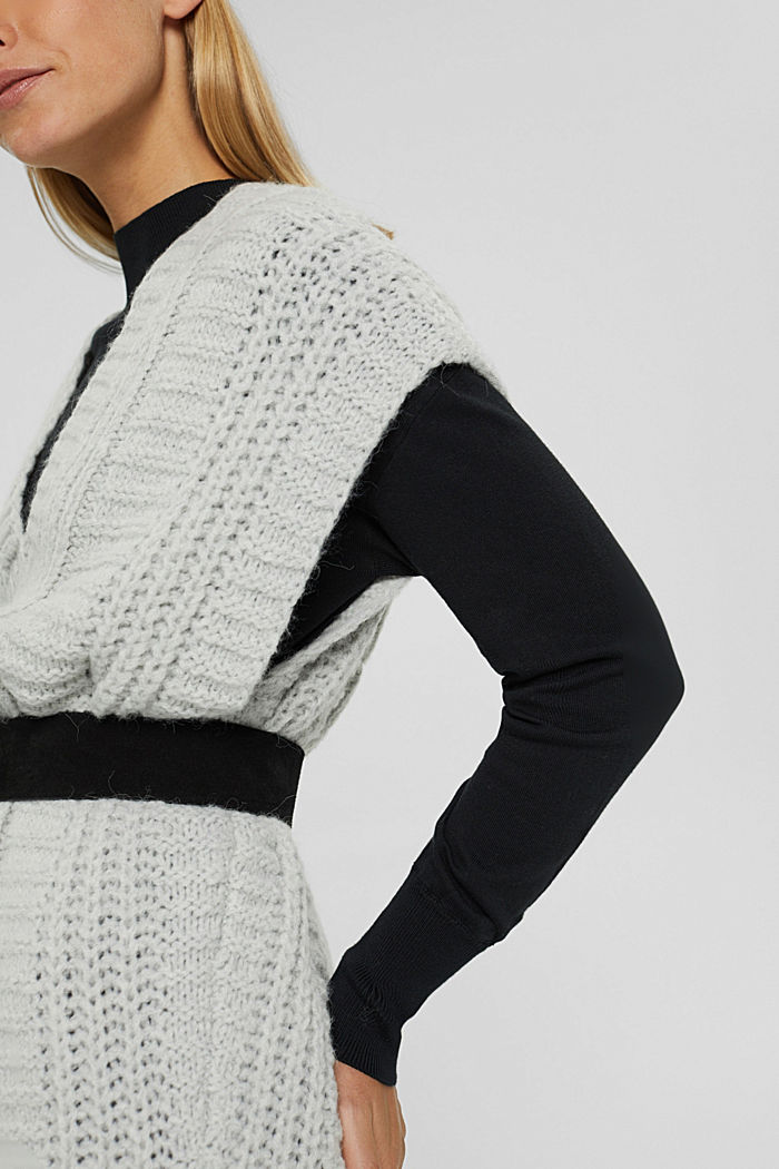 With alpaca/wool: cable knit sleeveless jumper, LIGHT GREY, overview