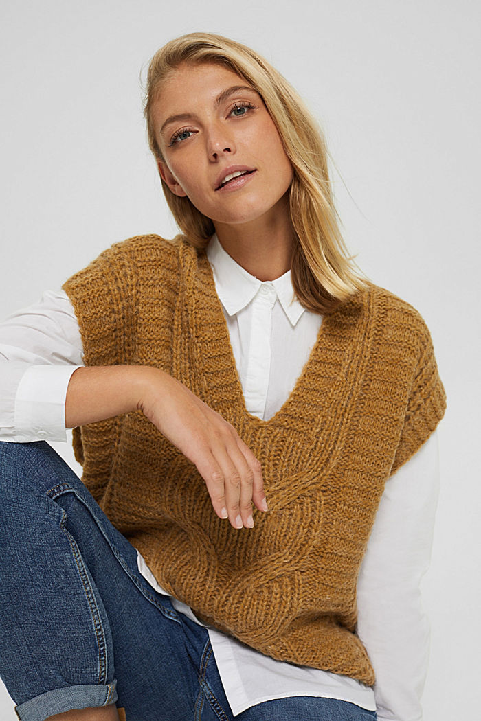 With alpaca/wool: cable knit sleeveless jumper, CAMEL, overview