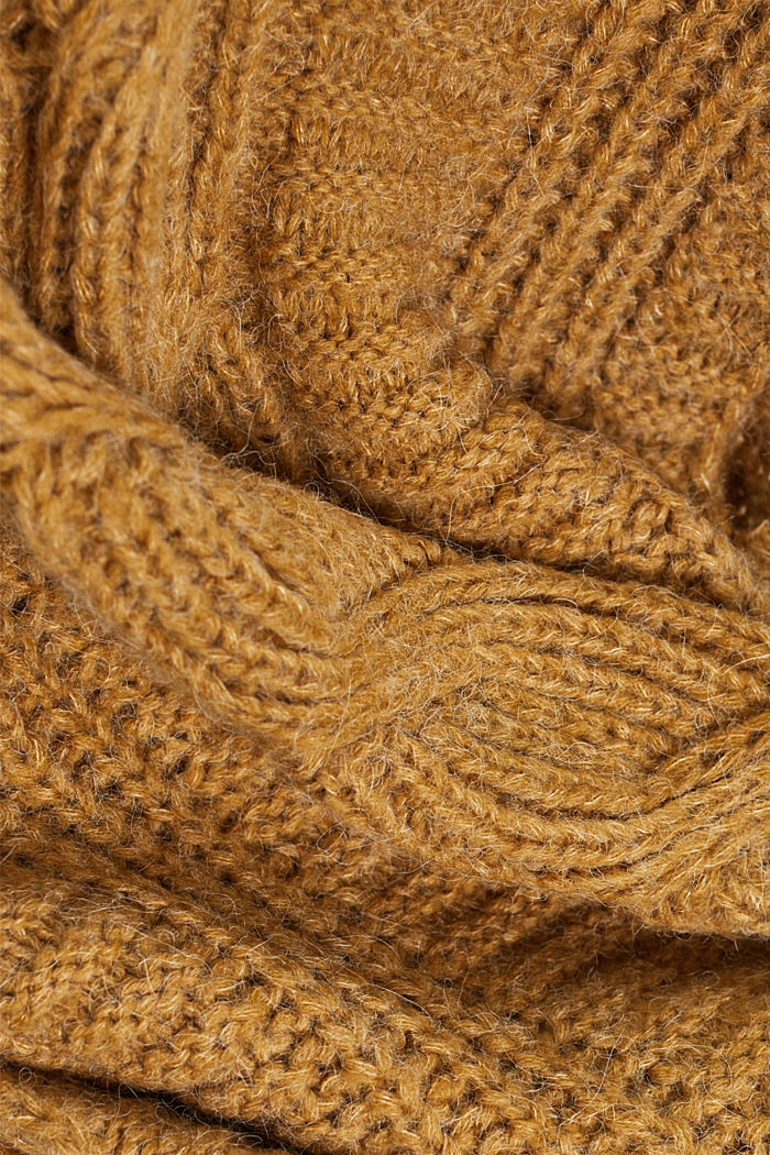 With alpaca/wool: cable knit sleeveless jumper, CAMEL, detail image number 4