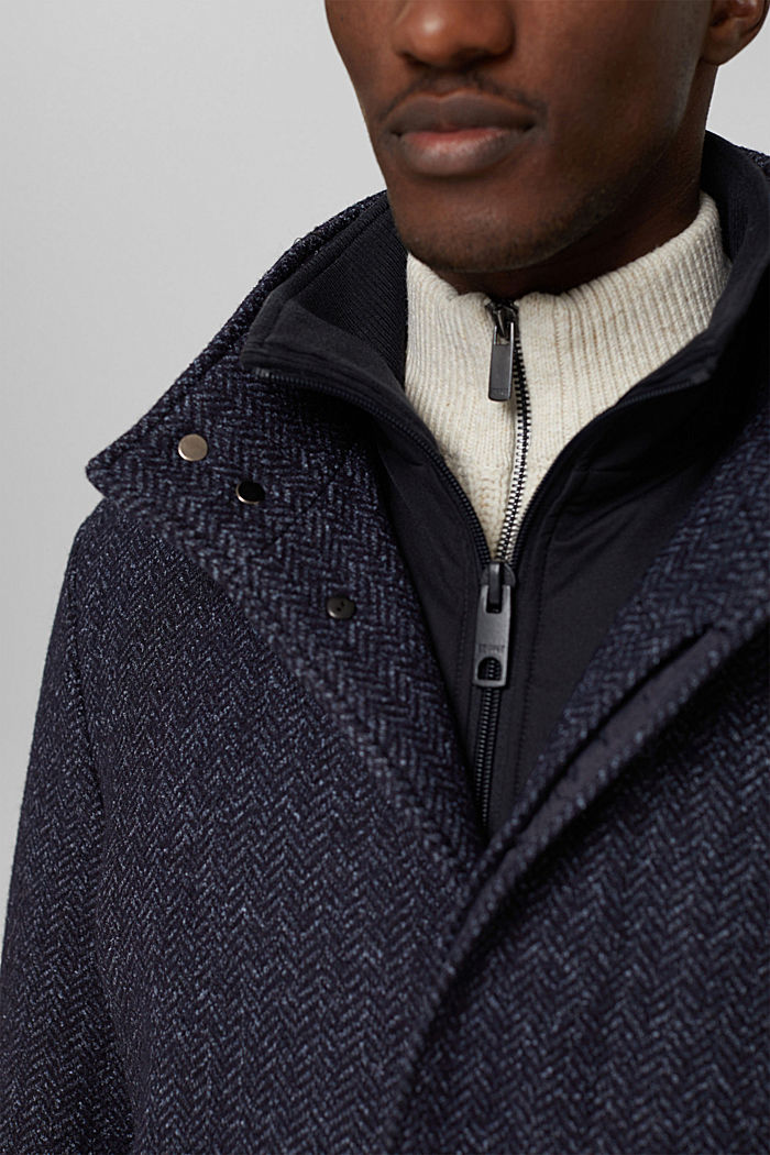 Gerecycled: gewatteerde mantel met wol, DARK BLUE, detail image number 2