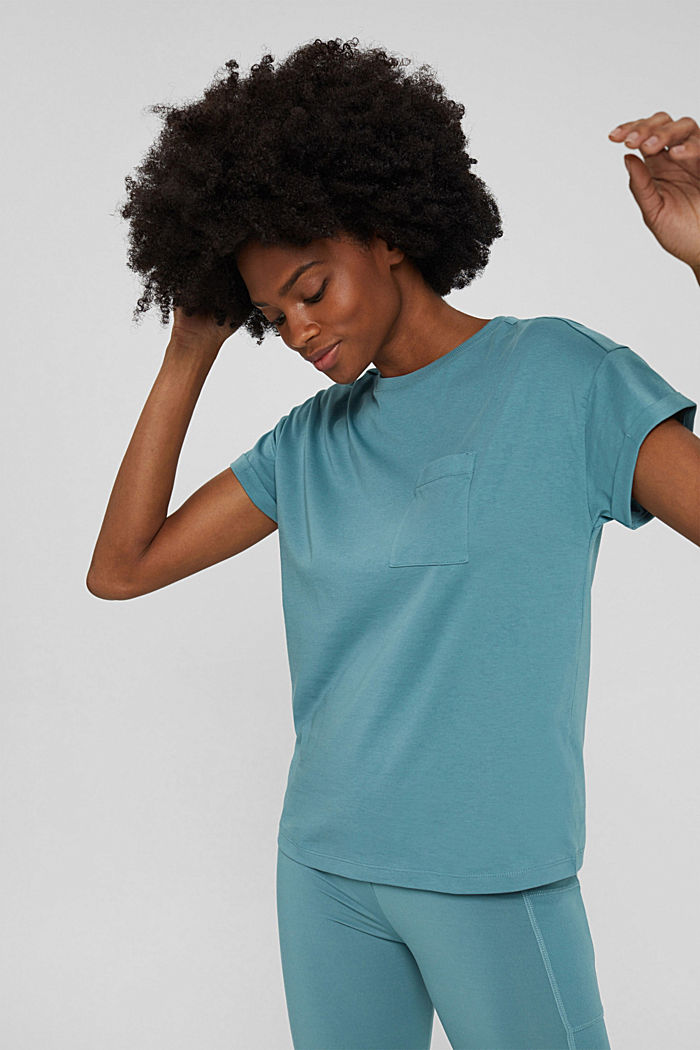 T-shirt with a pocket made of 100% organic cotton