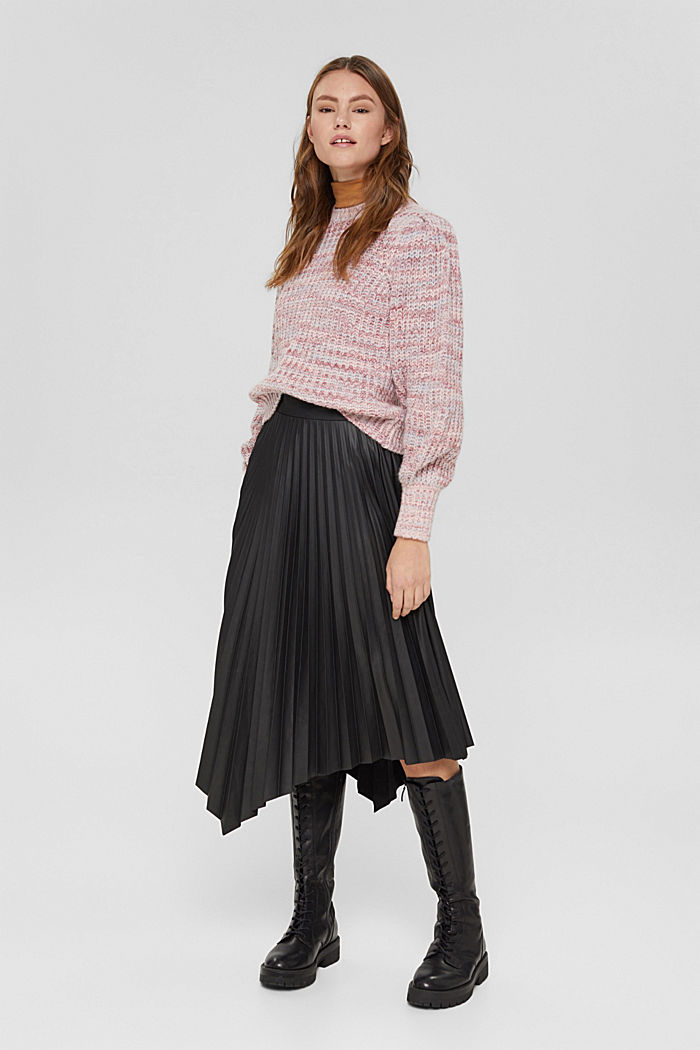 Pleated skirt in faux leather
