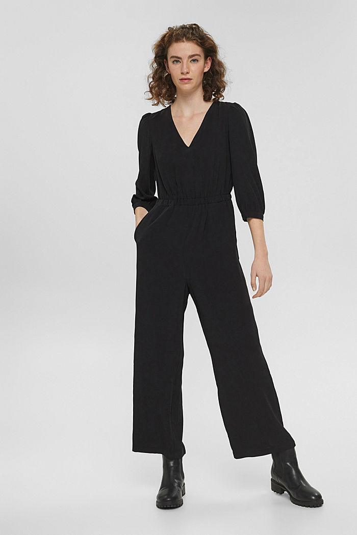 Fitted jumpsuit with a wide leg