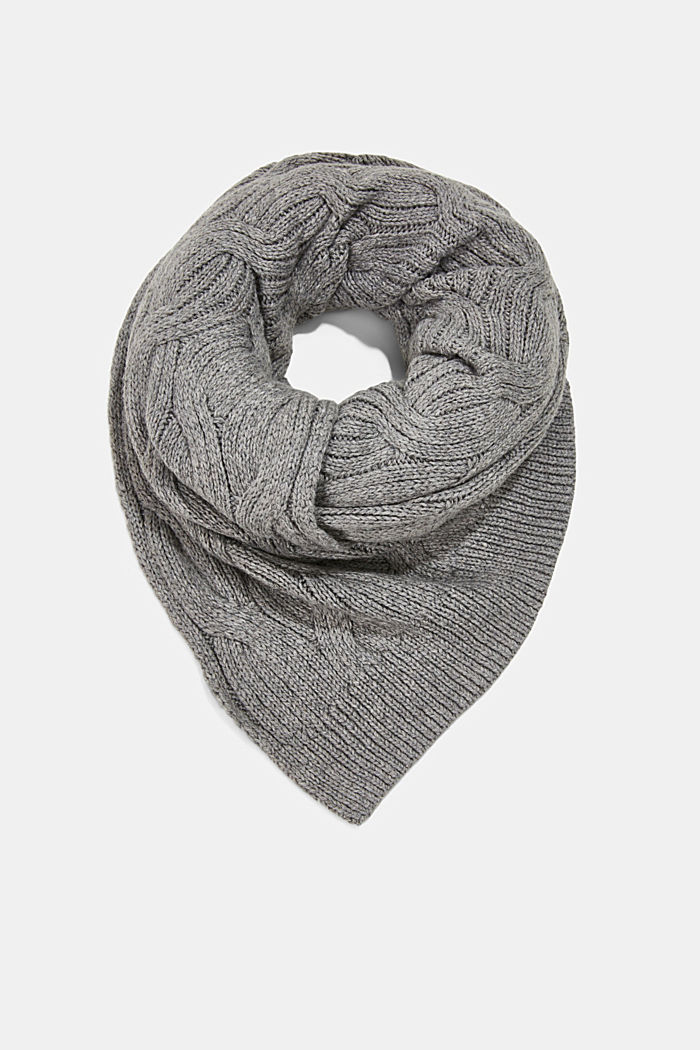 In materiale riciclato: foulard con maglia a treccia