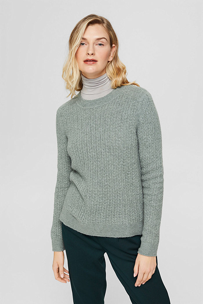 Mit Wolle: Pullover mit feinem Zopfstrick