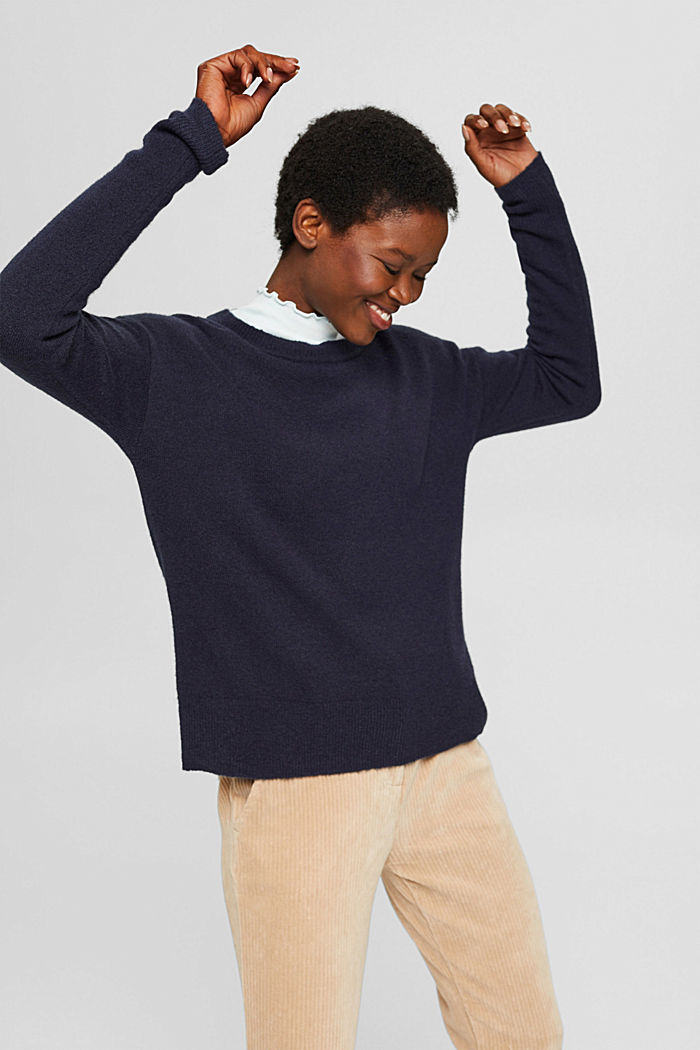 Soft knitted jumper with wool