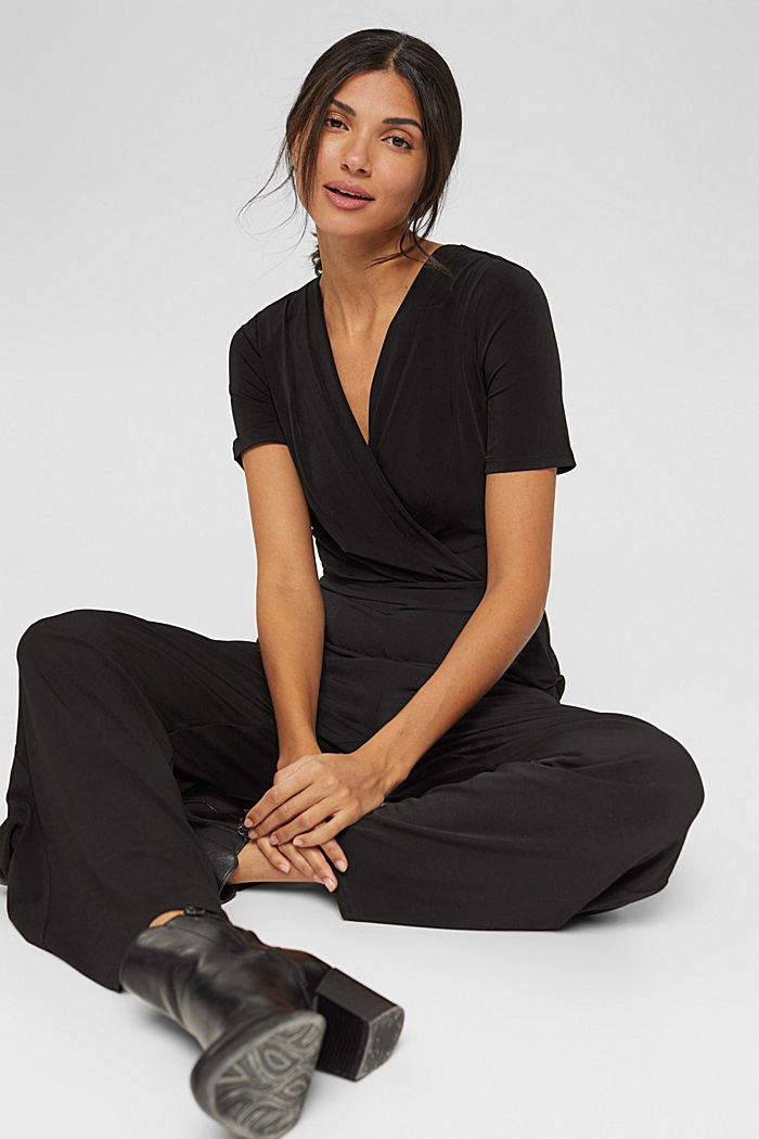 Jersey jumpsuit with a wide leg