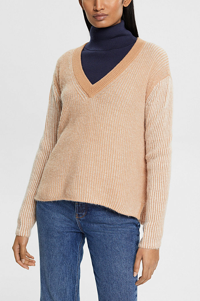 Two-tone jumper with alpaca