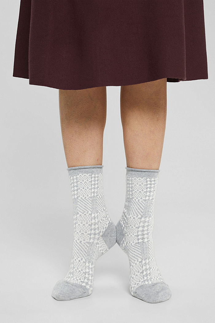 Met wol: sokken met patroon van een katoenmix