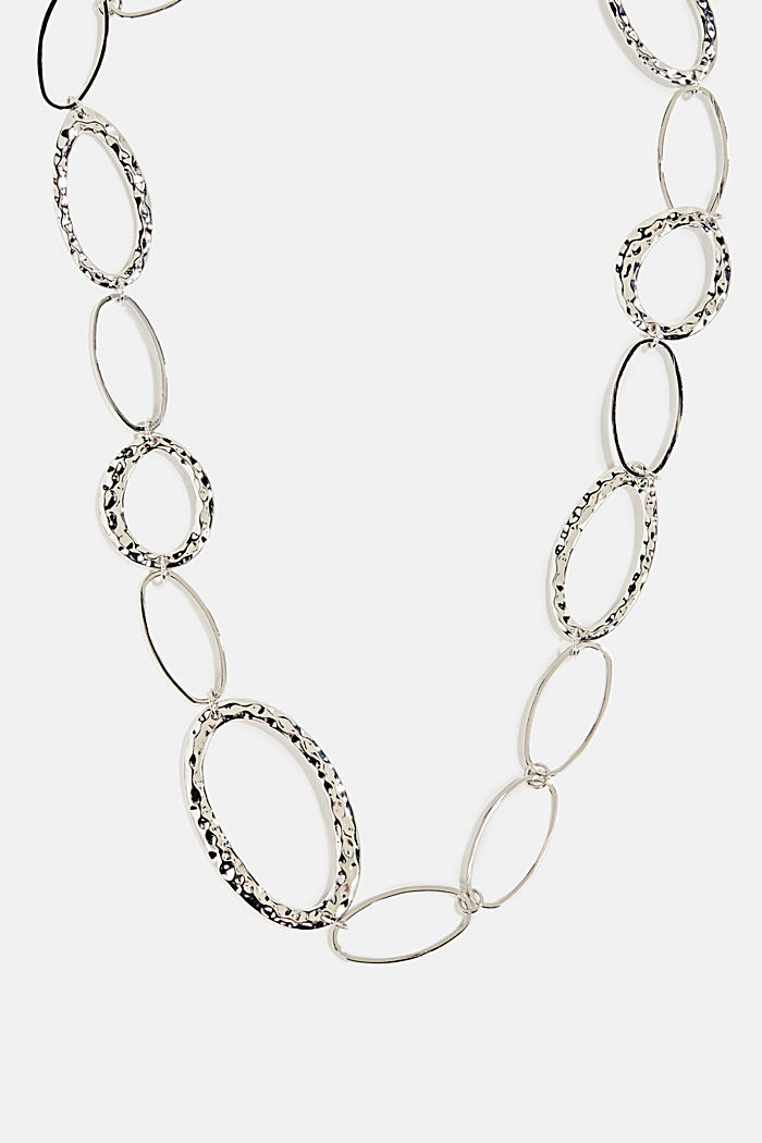 Silver metal necklace with oval links