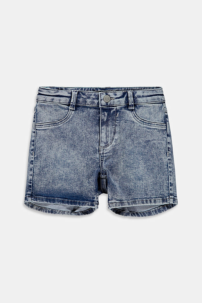 Denim shorts in a trendy garment-washed look