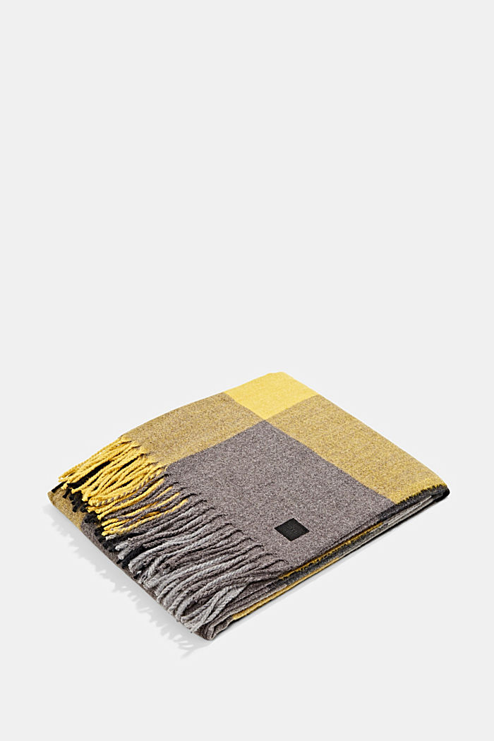 Recycled: Scarf with a woven pattern
