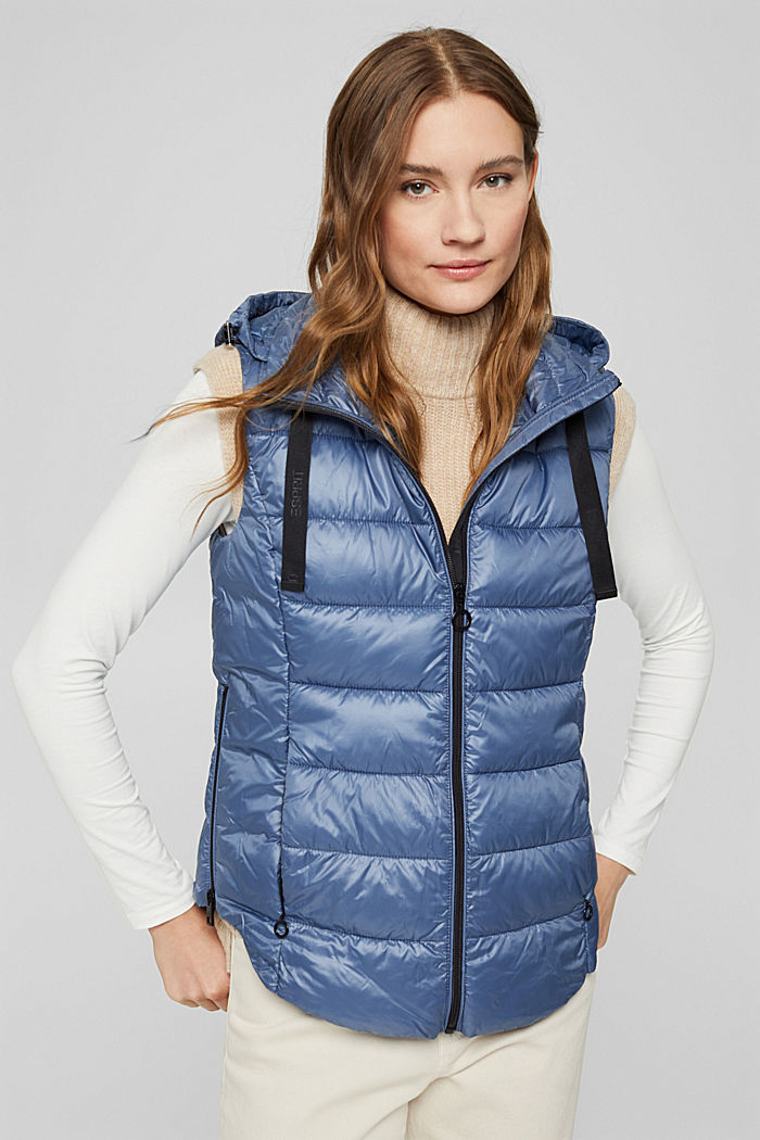 Made of recycled yarn: Body warmer with a detachable hood